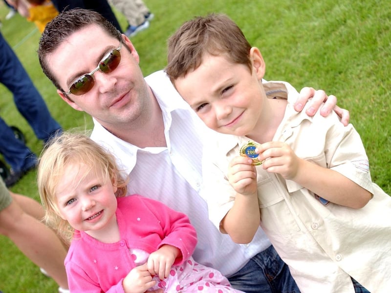 Derry youngsters enjoying summer in August 2003