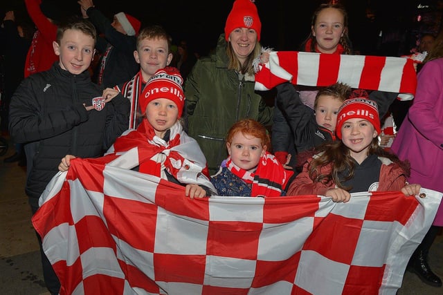 Derry City fans gather at the Guildhall on Monday evening to welcome home FAI Cup winners Photo: George Sweeney.  DER2244GS – 064