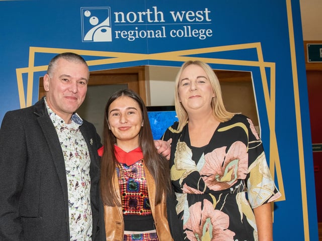 Hannah Duffy who graduated with a HND in Textiles pictured with Mum and Dad Declan and Dawn.