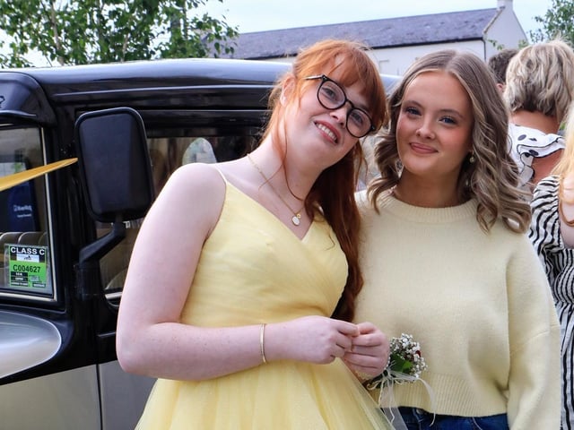 Aoibh Cutliffe with close friend Clodagh at the Ardnashee formal held in the Ebrington Hotel. (Photo - Tom Heaney, nwpresspics) : .