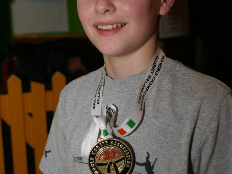 Derry parties in October 2003