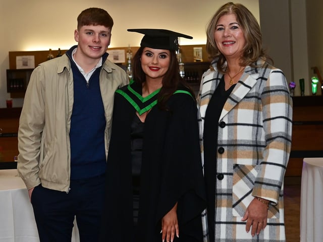 Pacemaker Press 13/12/22
Ciara Mone with Malachy Boylan (left) and Mum Bridget Mone ,Who graduated in Nursing at the Ulster University graduation in the Millennium Forum in Derry on Tuesday.
Pic Pacemaker:.