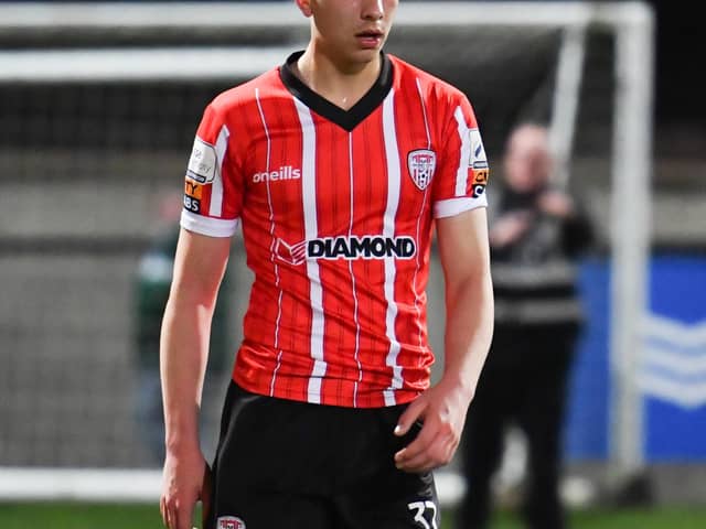 Derry City young defender Daithi McCallion, along with team-mate Caoimhin Porter, has joined Finn Harps on-loan.