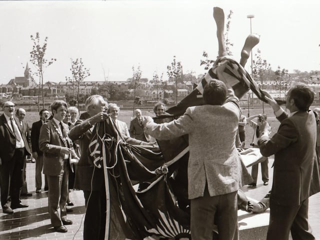 Unveiling the sculpture 'The Judo Players' at Foyle Street.