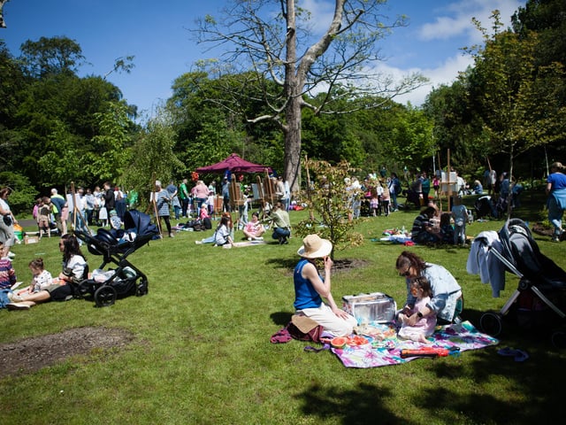 Painting in the Park with The Exchange Inishowen and Artlink, Fort Dunree at Swan Park, Buncrana, was a free music, drama and art event recreating A Sunday on La Grande Jatte by Georges Seurat.