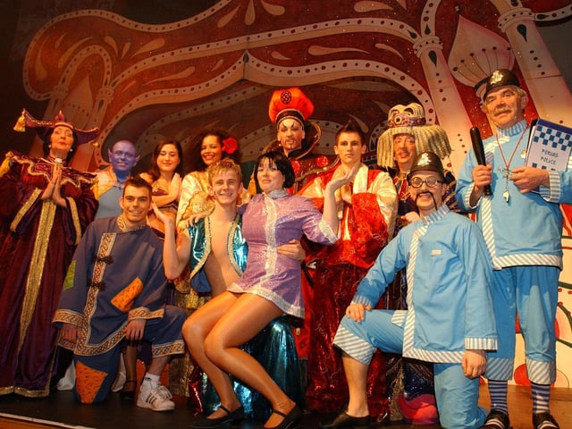 Derry nativities and Christmas shows from December 2003