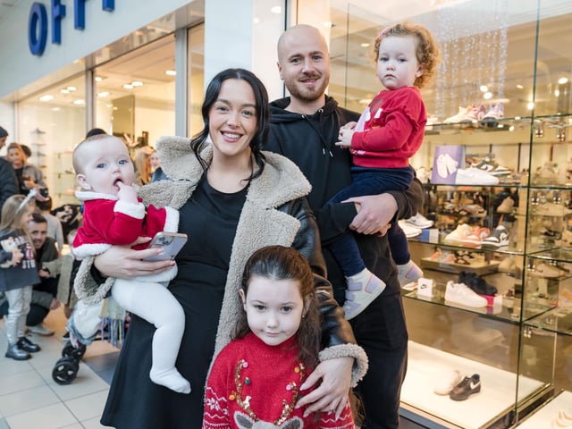 Christmas at Foyleside. Gerard Gormley Photography.