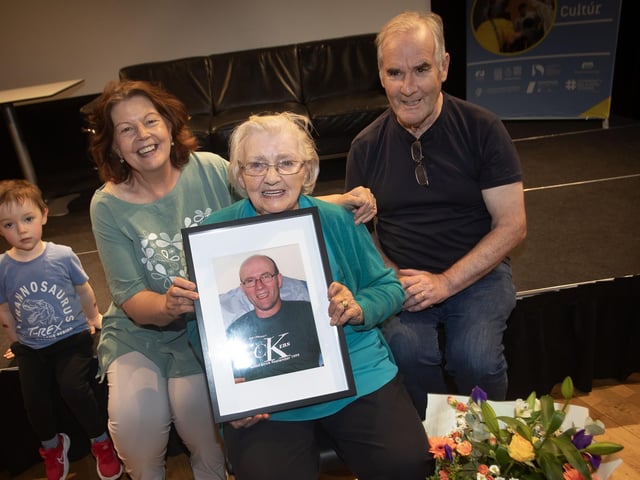 Mary Nelis with Patricia Logue and Gearóid Ó hEára at the Donncha Mac Niallais Memorial Lecture.