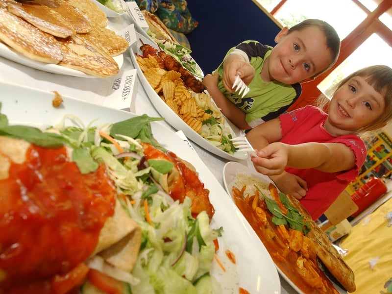 Derry youngsters enjoying summer in August 2003