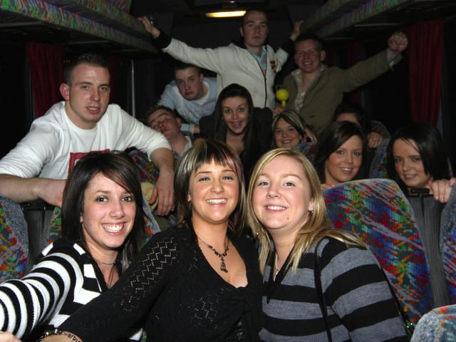 Sarah-Jane and frends get ready to go to Letterkenny on the Bus as she celebrates her 18th Birthday.0036/JML. : Parties across Derry in January 2006.