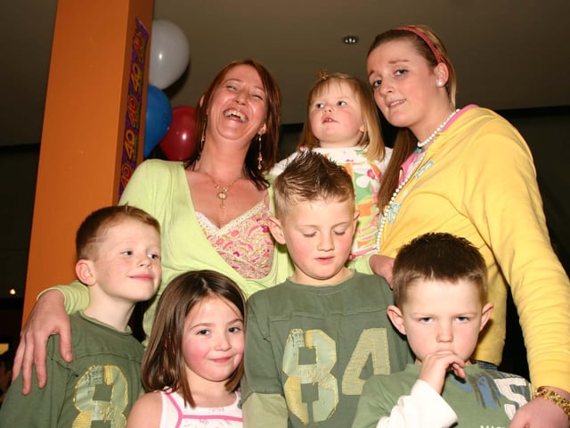 Debbie enjoying her 40th with her nices and nephews3602/dd : Parties in Derry in Spring 2006.