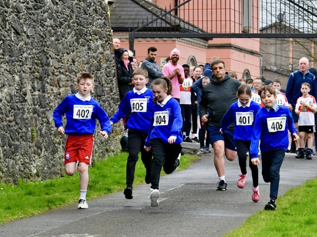 Nailor's Row came alive as children from four local primary schools took part in the second annual Anthony Hegarty 1km Dash.