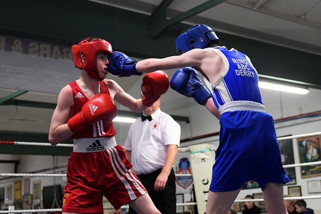 Churchlands’ Alex McGowan, left, boxing The Ring’s  Jake Mitchell.  Photo: George Sweeney