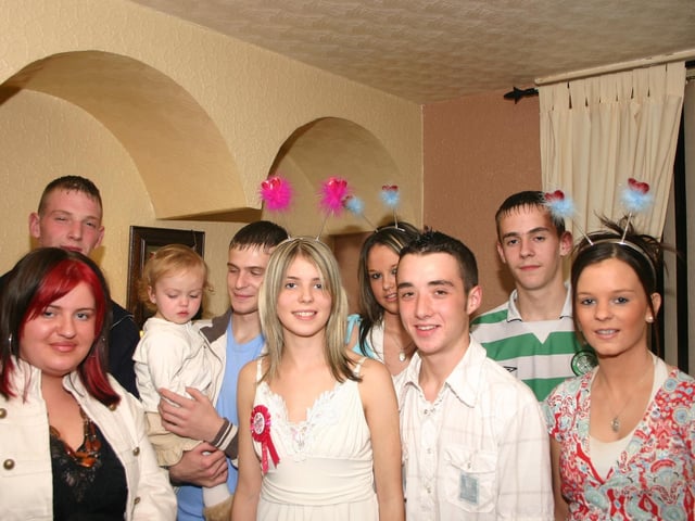 Danielle Rodgers celebrating her 18th Birthday with a group of friends 9275dd : Derry Parties & Celebrations October 2005: Danielle Rodgers.