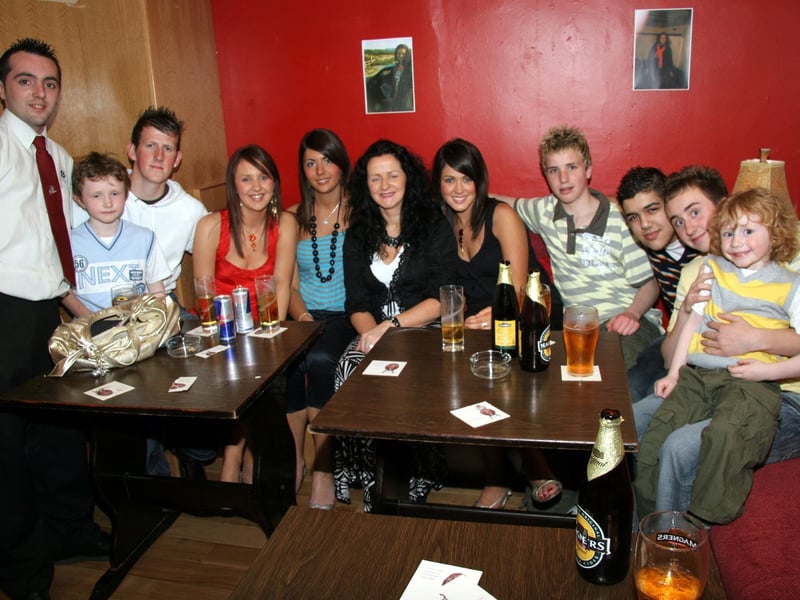 Kim enjoy the craic with young party goers, Gerard, Eoin, Niall, Rhianon, Nicole, emer, Niall, Kular, Garrett and Caolan 0647JML : Parties and celebrations June 2006: Kim Boyle.