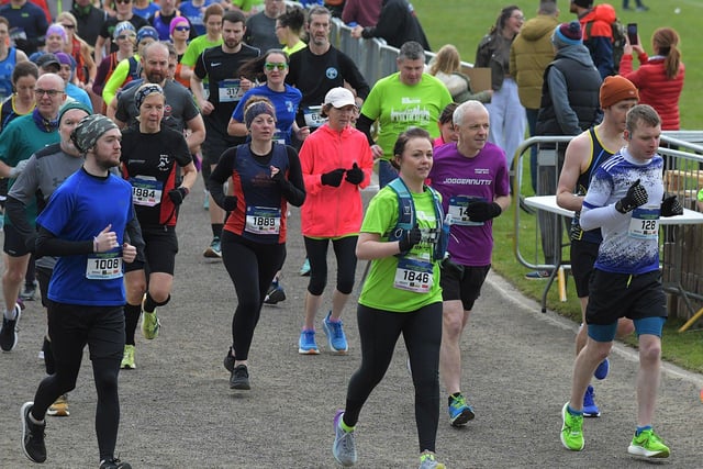 Runners set of in the Bentley Walled City 10 Miler on Saturday morning. Photo: George Sweeney