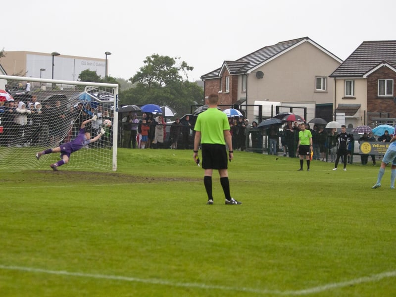 Penalties decided Friday’s u-15 Foyle Cup between Derry City and Institute.