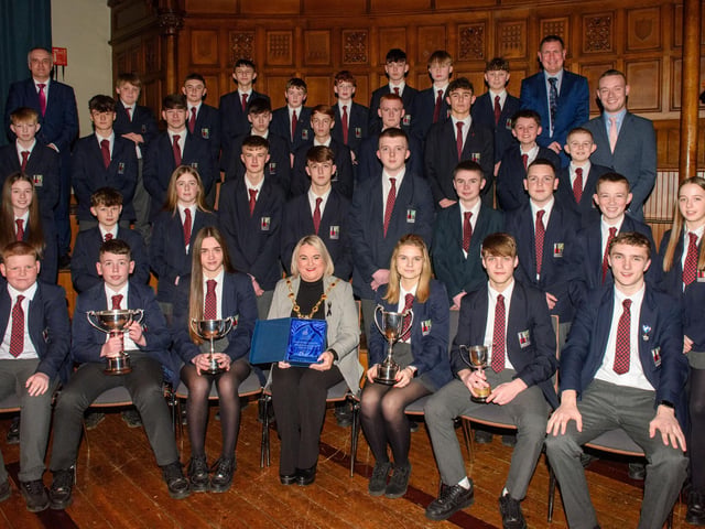 The Mayor Councillor Sandra Duffy welcomed pupils from Lisneal College to the Guildhall as she recognised the hugely successful cricket teams who claimed four trophies last season including the, U15 Ulster Schools Cup,Under 14 Derriaghy Cup, U13 Slemish Cup, U12 Wesley Ferris Cup. Picture Martin McKeown. 26.01.23:.