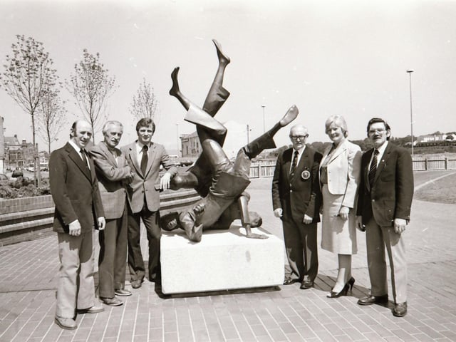 Unveiling the sculpture 'The Judo Players' at Foyle Street.