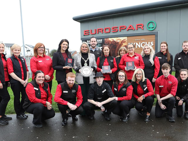 Mayor Sandra Duffy with staff at Lynch's Eurospar, Skeoge, winners of the NI's Retail Event of the Year "Neighbourhood Retailer", Retail Industry Awards 2022 - "Independent Retailer of the Year Award", "Chilled Retailer of the Year Independent", "Store Team of the Year Independent Award". (Photo - Tom Heaney, nwpresspics)