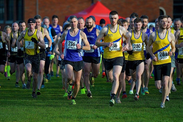 Foyle Valley’s Matthew McLaughlin (236) was among the early pace setters at the Derry Cross Country Open 6k event at Thornhill College. Photo: George Sweeney. DER2301GS – 25