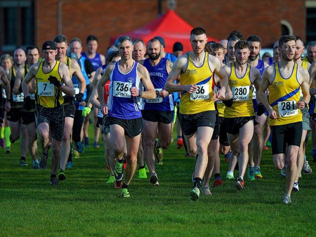 Foyle Valley’s Matthew McLaughlin (236) was among the early pace setters at the Derry Cross Country Open 6k event at Thornhill College. Photo: George Sweeney. DER2301GS – 25