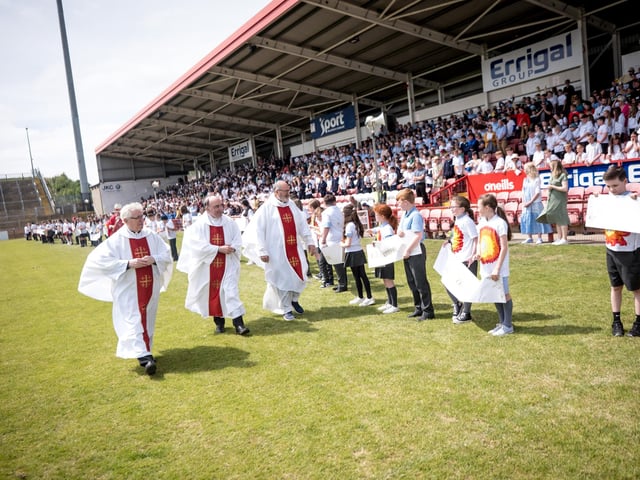 The annual Fan the Flame mass was celebrated recently in Celtic Park for pupils who recently made their confirmation.