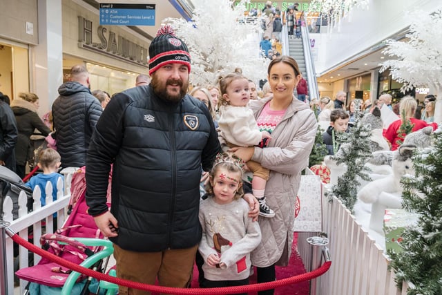 Christmas at Foyleside. Gerard Gormley Photography.