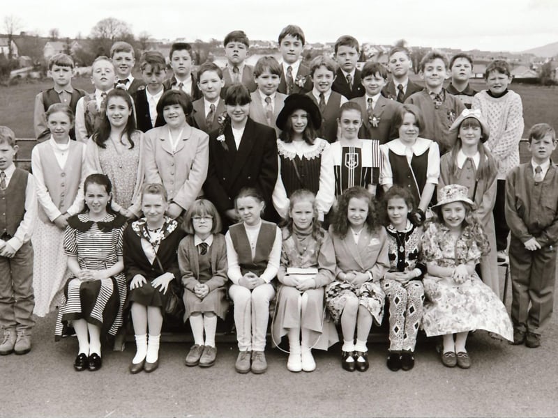 Derry schoolchildren making their Confirmations back in April 1994.