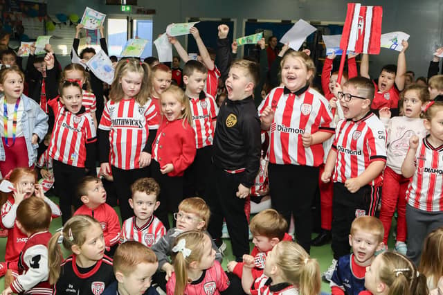 Derry City players Gavin Whyte & Liam Boyce visiting Greenhaw PS in the run up to their IFA Cup final against Waterford. (Photo - Tom Heaney, nwpresspics) : .
