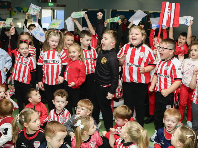 Derry City players Gavin Whyte & Liam Boyce visiting Greenhaw PS in the run up to their IFA Cup final against Waterford. (Photo - Tom Heaney, nwpresspics) : .