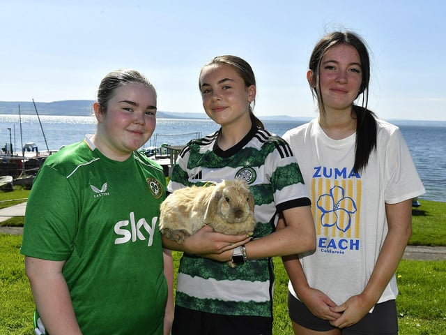 Teddy with Grace Doherty, Ria McGonagle and Lily Doherty at the Moville Summer Festival Pet Show, held on The Green. Photo: George Sweeney