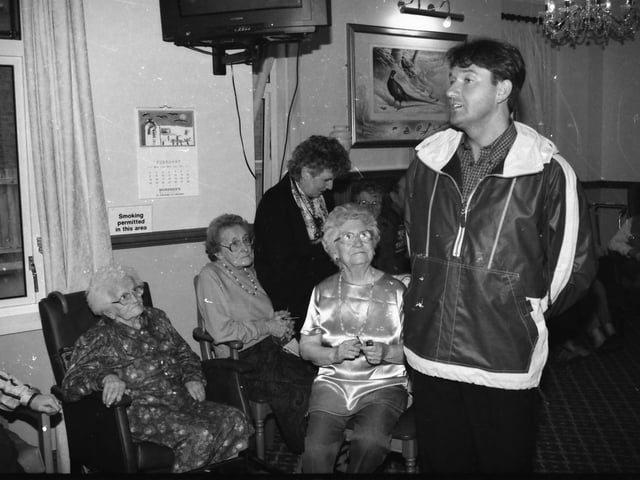 Daniel O'Donnell breaks into song at Edenballymore.