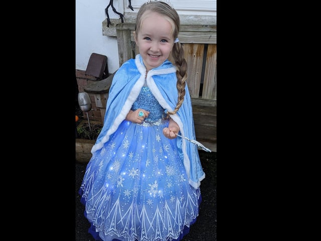 Caireann Mc Connell as Elsa