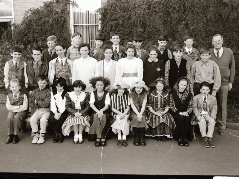 Derry schoolchildren making their Confirmations back in April 1994.