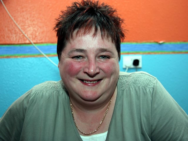 Sharon McClelland 40th birthday party at home 0095JML : Parties and celebrations March 2006: Sharon McClelland.