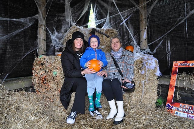 Having Hallowe'en fun at the Ráth Mór Revival Free Hallowe’en Pumpkin Patch