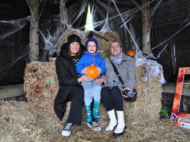 Having Hallowe'en fun at the Ráth Mór Revival Free Hallowe’en Pumpkin Patch