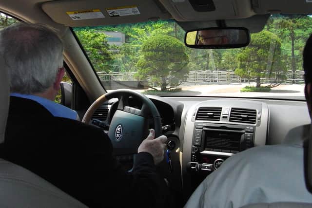 Author driving Hyundai, Kia fuel cell in 2007.