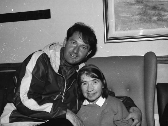 Daniel O'Donnell meets a fan at Edenballymore Lodge.