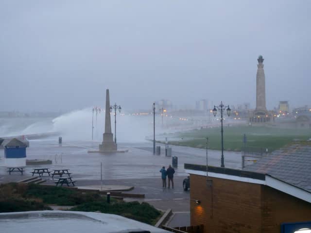 A weather warning for heavy rain has been issued for much of the south of England. Flood warnings are also in place in the area. 

Picture: Habibur Rahman.