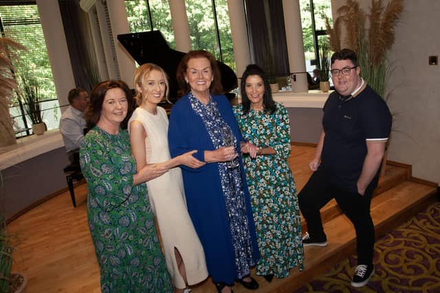 Úna pictured with Ann Cullen, Bronagh Cullen, Moya McDevitt and Joseph Cullen.