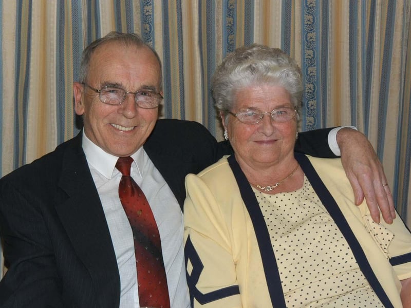 Berti Roulston and Hannah Cargill at the dinner dance at the Broomhill Hotel.