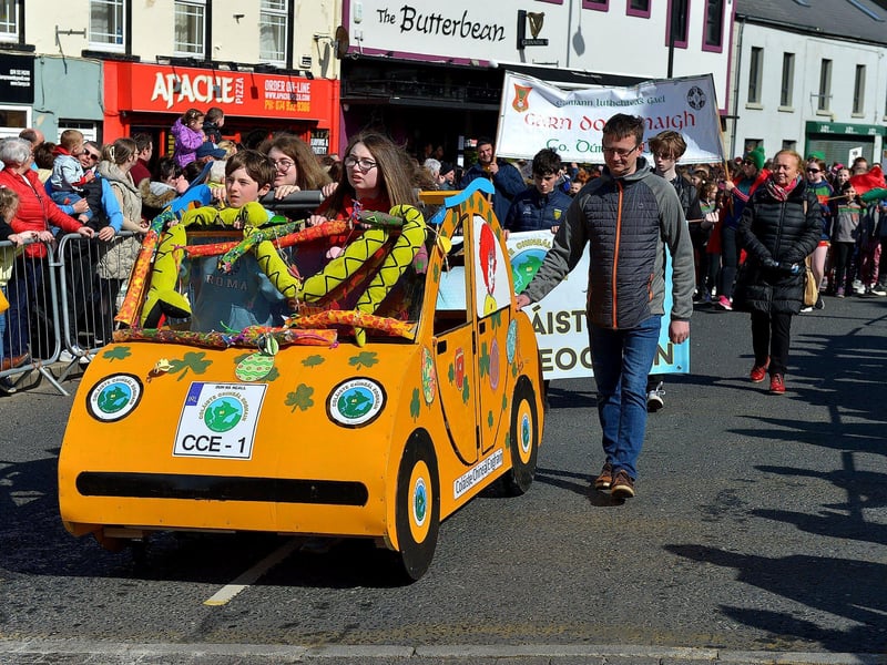 Vintage vehicles took part in the Easter Monday parade in Carndonagh. Photo: George Sweeney. DER2315GS – 66