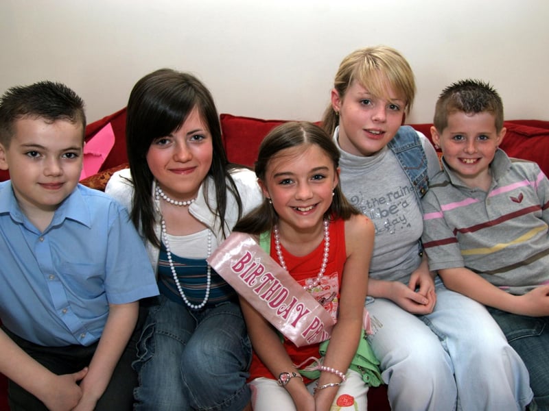 Kelsey enjoys her birthday party with some of her party guests 0509JML : Parties and celebrations June 2006: Kelsea Doherty.