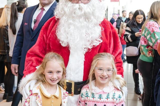 Santa comes to Foyleside. Gerard Gormley Photography