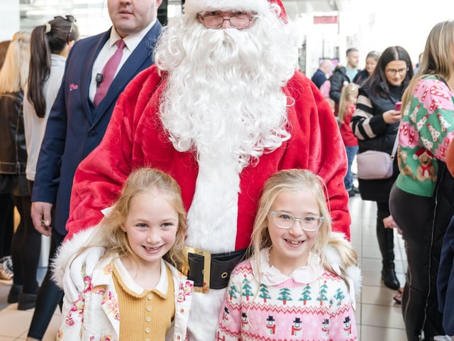 Santa comes to Foyleside. Gerard Gormley Photography