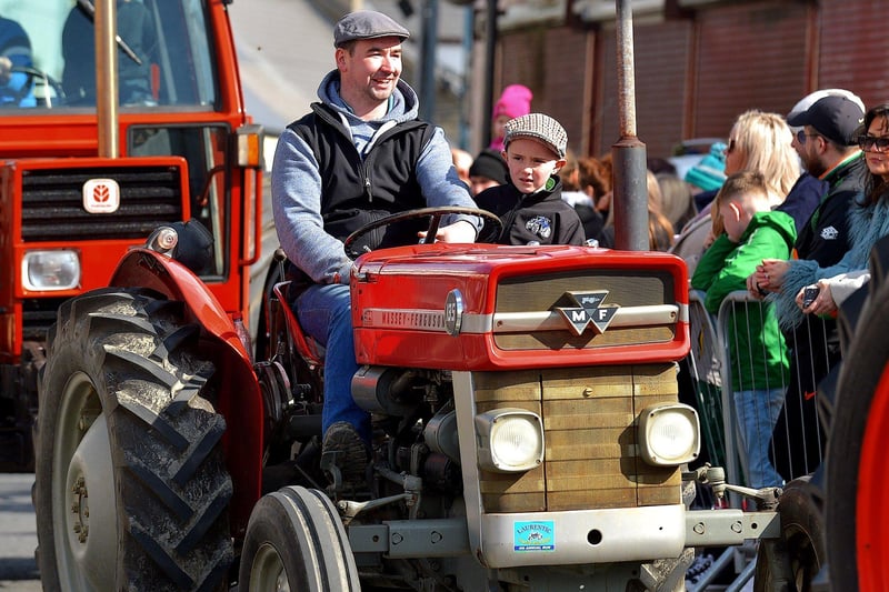 Vintage vehicles took part in the Easter Monday parade in Carndonagh. Photo: George Sweeney.  DER2315GS – 84