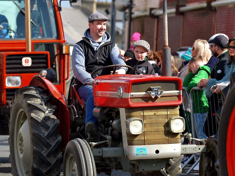Vintage vehicles took part in the Easter Monday parade in Carndonagh. Photo: George Sweeney. DER2315GS – 84