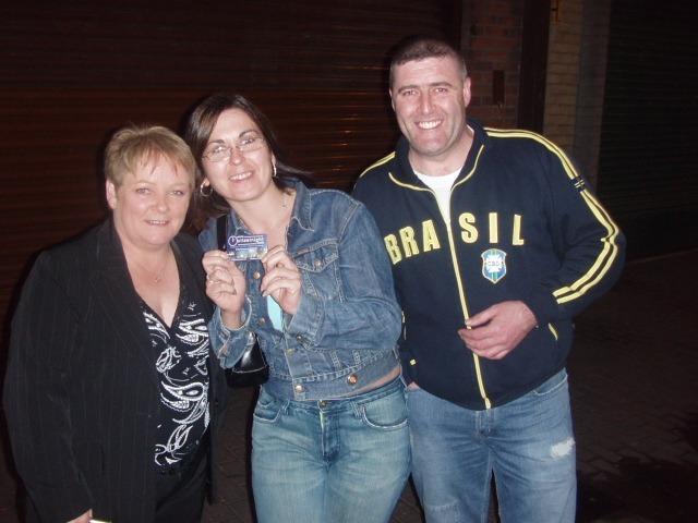 OLYMPUS DIGITAL CAMERA : Derry nightlife at its clubs and bars twenty years ago, in April 2005.